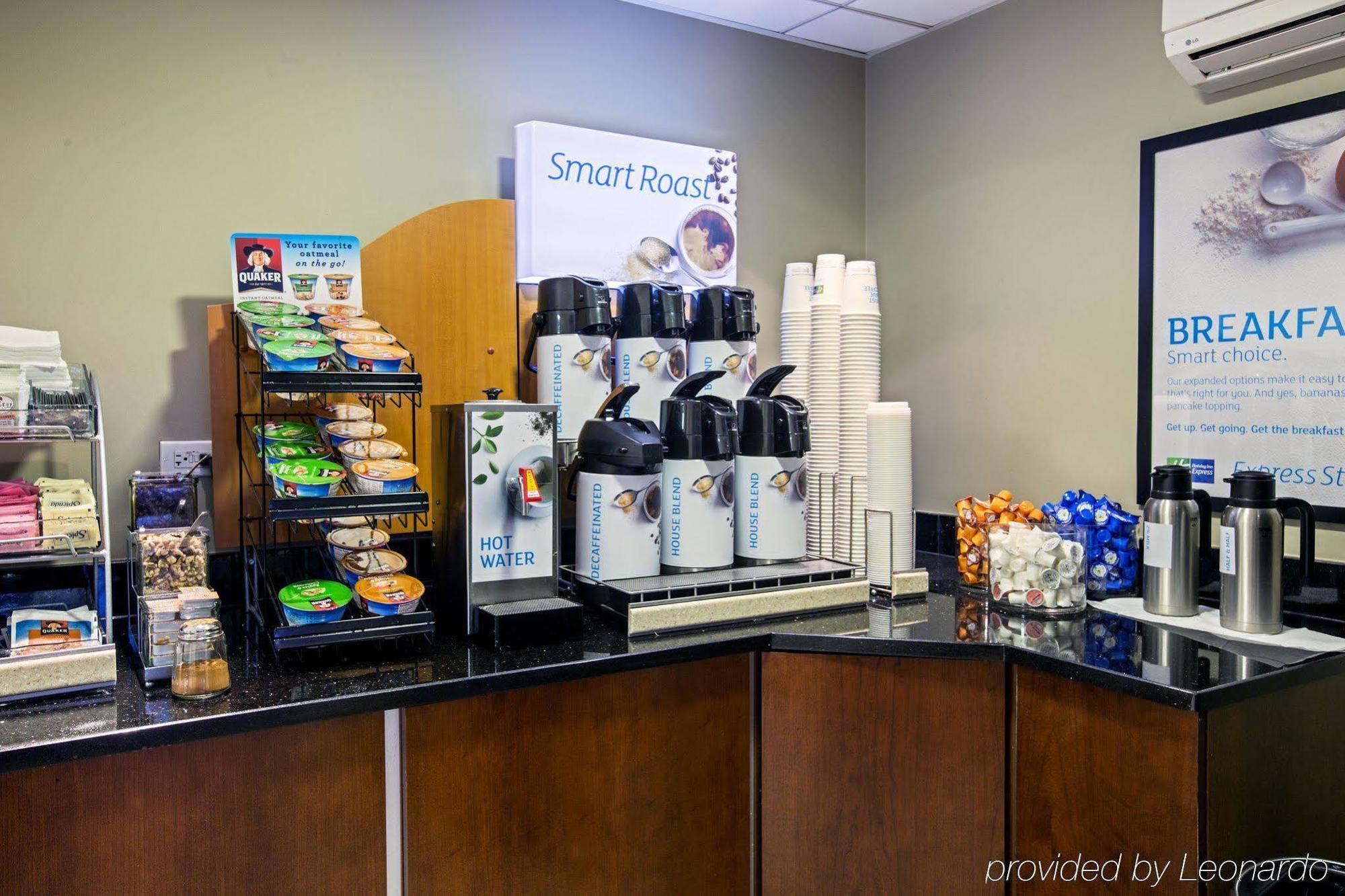 绍姆堡-罗林梅多斯智选假日酒店 外观 照片