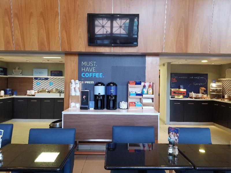 绍姆堡-罗林梅多斯智选假日酒店 外观 照片